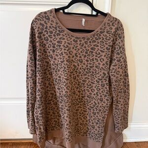 Z SUPPLY. High/Low Leopard Print Brown Sweater. Size Medium. Slits on side.